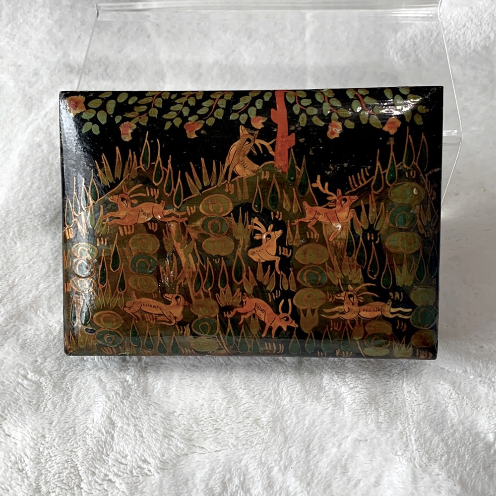 Vintage box lacquered deers